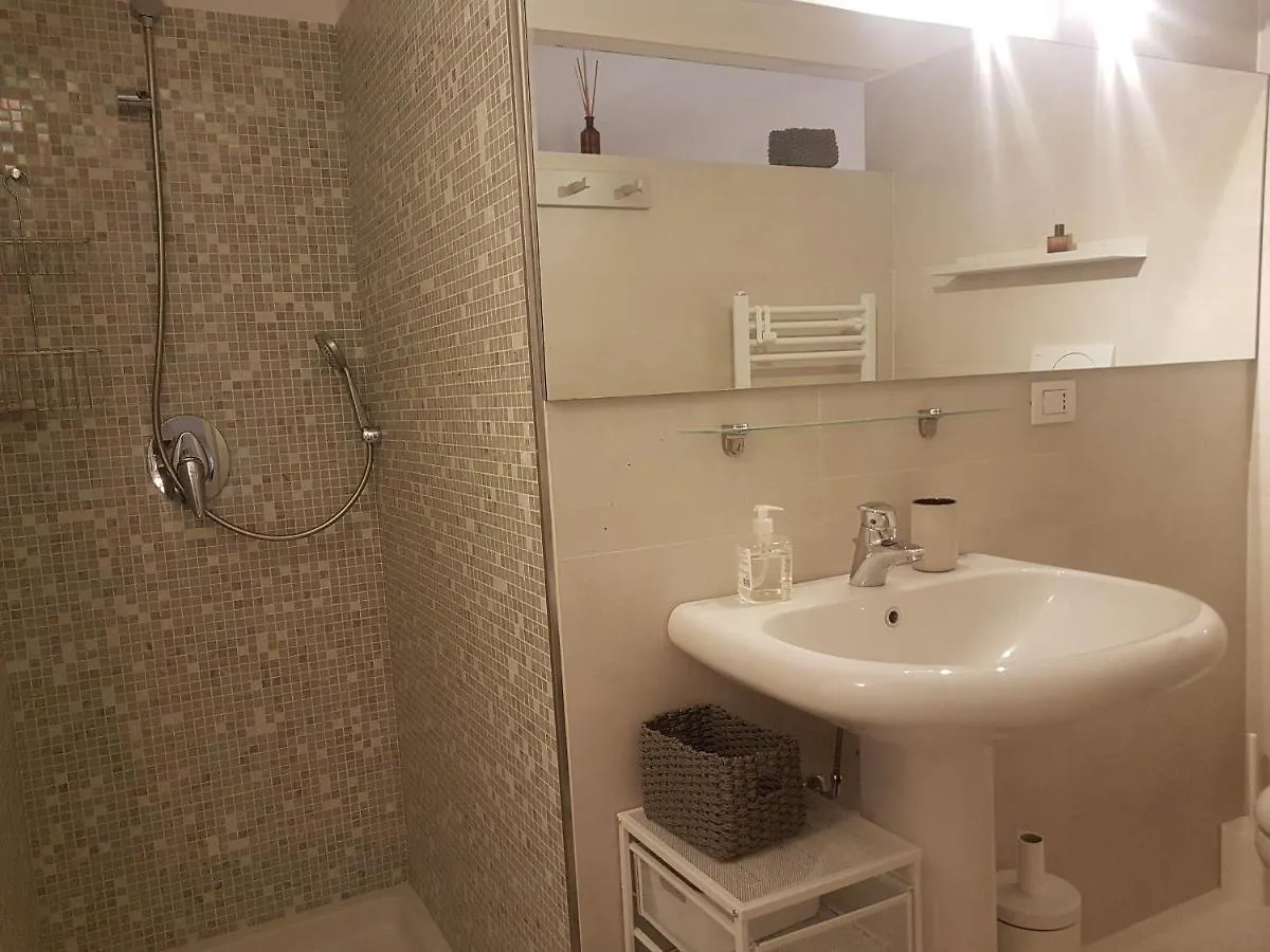 Pestalozzi Apartment Милан Италия