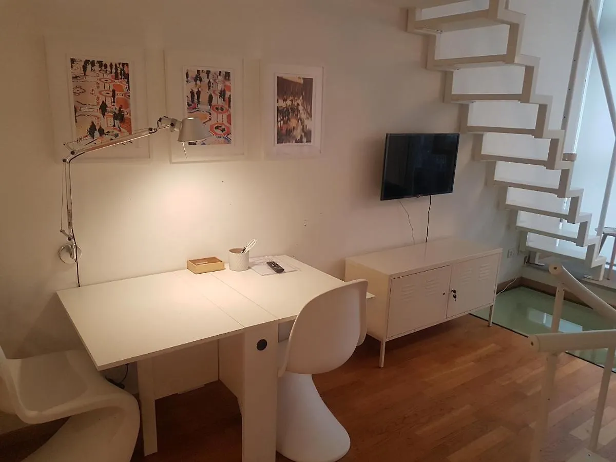Pestalozzi Apartment Милан Италия